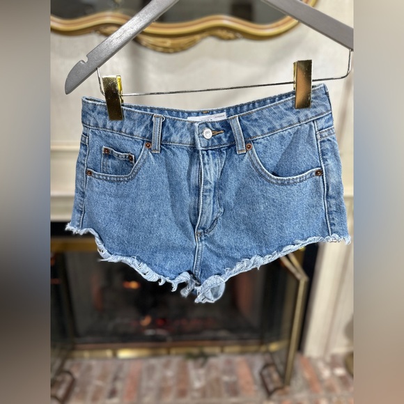 Topshop Kiri High Waist Denim Cutoffs Raw Hem Y2K Edgy Boho Festival 90s Size 6 - Picture 1 of 5